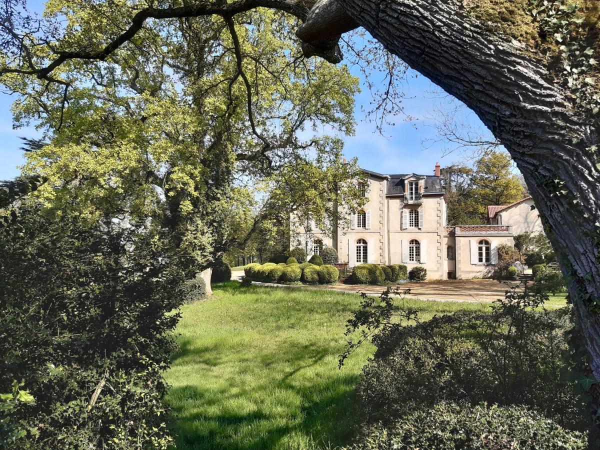 Вилла Domaine Des Roches Blanches Le Pin  Экстерьер фото
