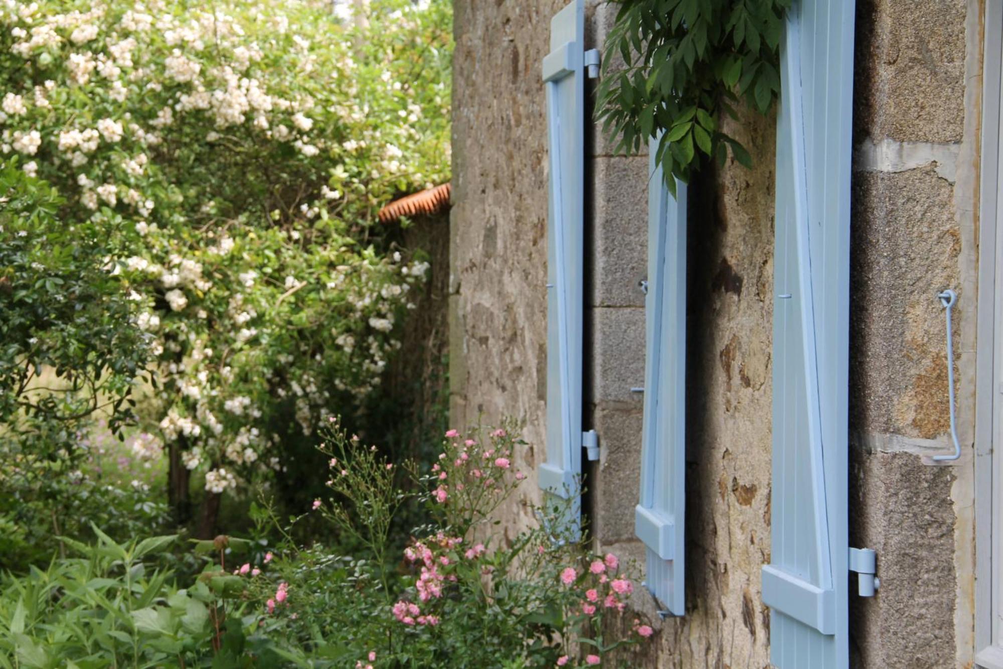Вилла Domaine Des Roches Blanches Le Pin  Экстерьер фото